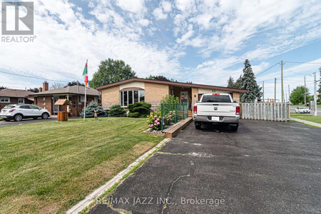 Lower 2 Rockcliffe Street, Oshawa Donevan