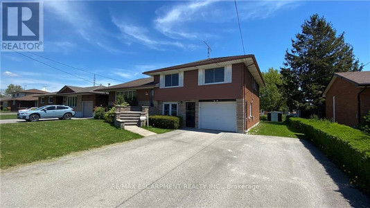 Lower 300 Knoll Street, Port Colborne