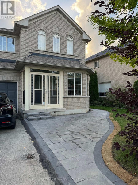 Lower 61 Selkirk Drive, Richmond Hill Langstaff