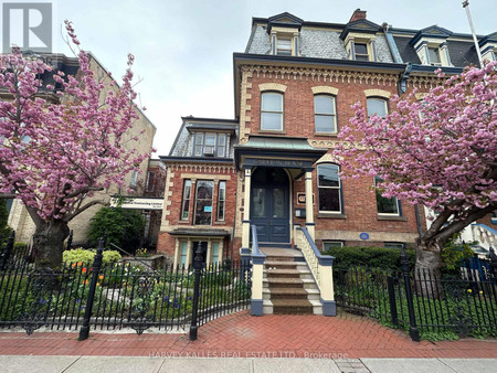 Main 211 Carlton Street, Toronto Cabbagetown South St James Town