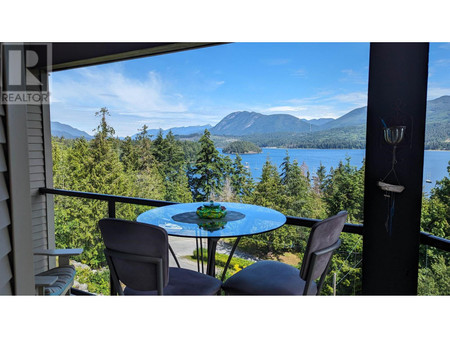 W 304 5780 Trail Avenue, Sechelt